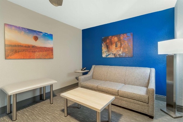 Best Western Plus Magnolia Inn & Suites image 7